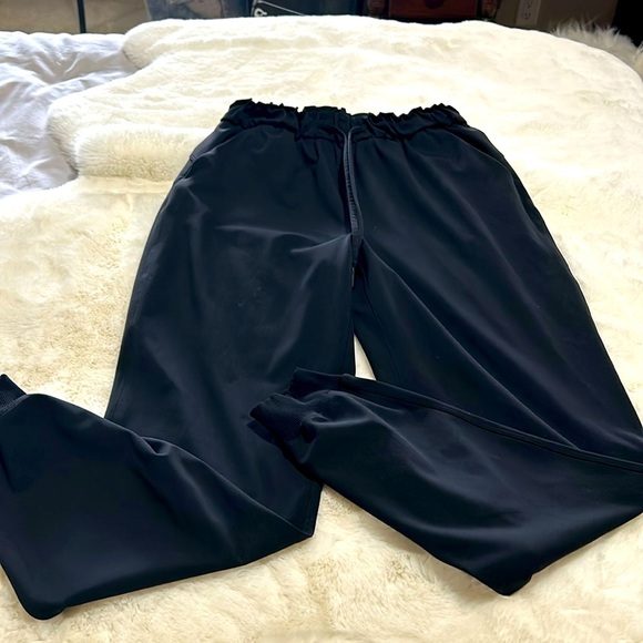 Lululemon Jogger - Picture 1 of 7